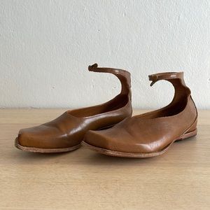 Vintage Cydwoq Brown Flats